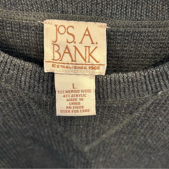 Jos. A. Bank olive Green Crewneck Sweater - Merino Wool blend - Picture 2 of 4